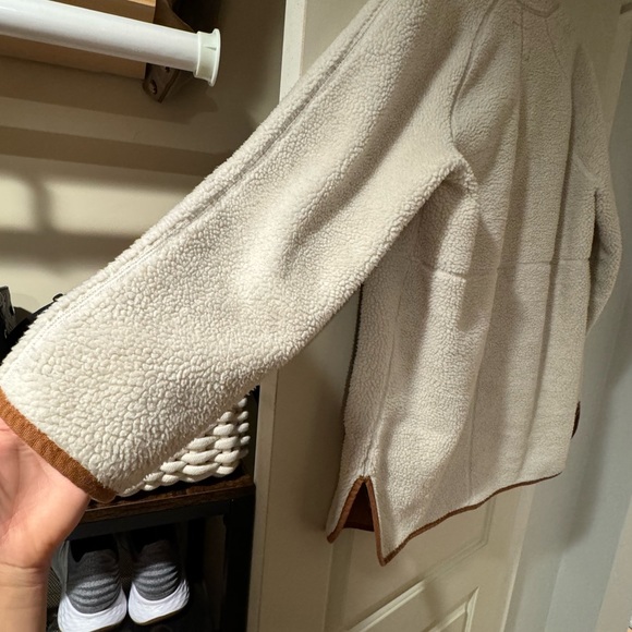 Women’s Sherpa & Suede Old Navy Jacket - Picture 10 of 11